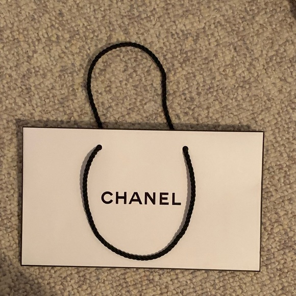 Chanel shopping bag - Picture 1 of 2